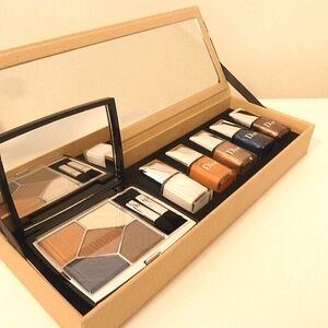 NWT - DIOR COFFRET DIORIVIERA Makeup and Polish Set